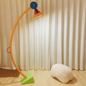 Color geometric floor lamp