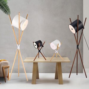 Tripod floor lamp