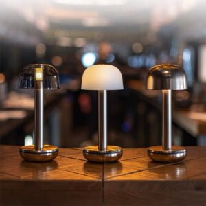 Charging table lamp