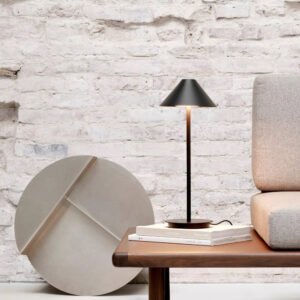 Charging table lamp