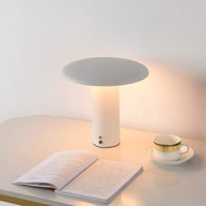 Charging table lamp